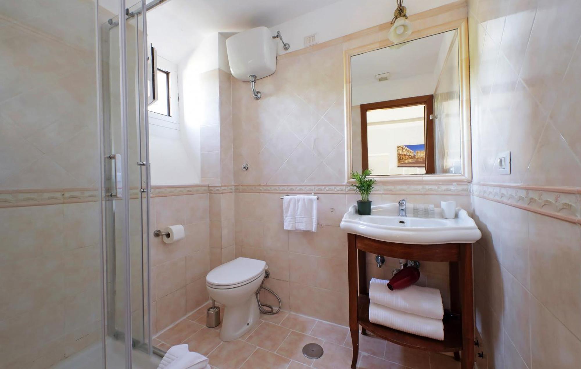 Romulus Rooms Εξωτερικό φωτογραφία